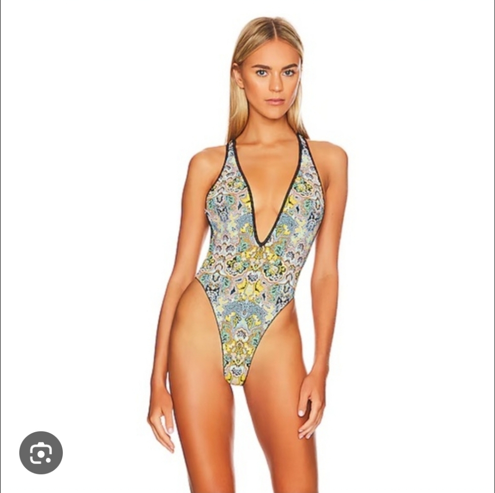 NWT❤️ MAAJI REVERSIBLE SWIMSUIT❤️ LUXURY BRAND❤️RETAIL PRICE $163.00! - Picture 2 of 13